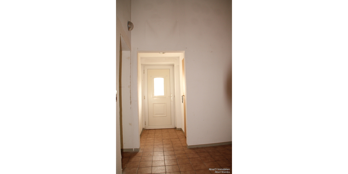 Haus: 2 Wohnungen, 2 Eingänge, 2 Terrassen. Platz für 2 Generationen! Achtung: Bieterverfahren! - Zweifamilienhaus Vettweiß | Angebot:22746895