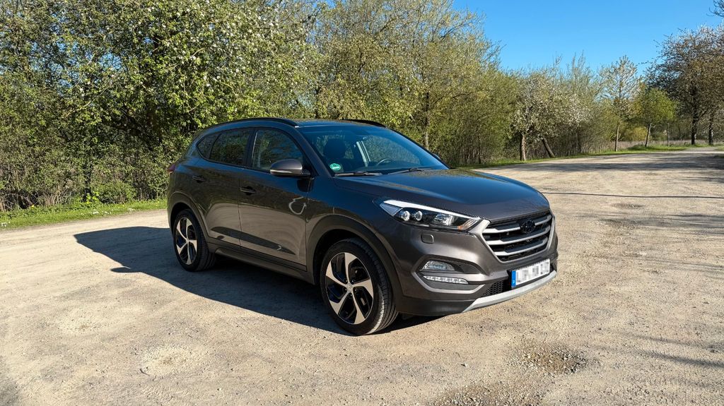 Hyundai TUCSON 103.000 km 14.990 &euro; Lemgo 32657