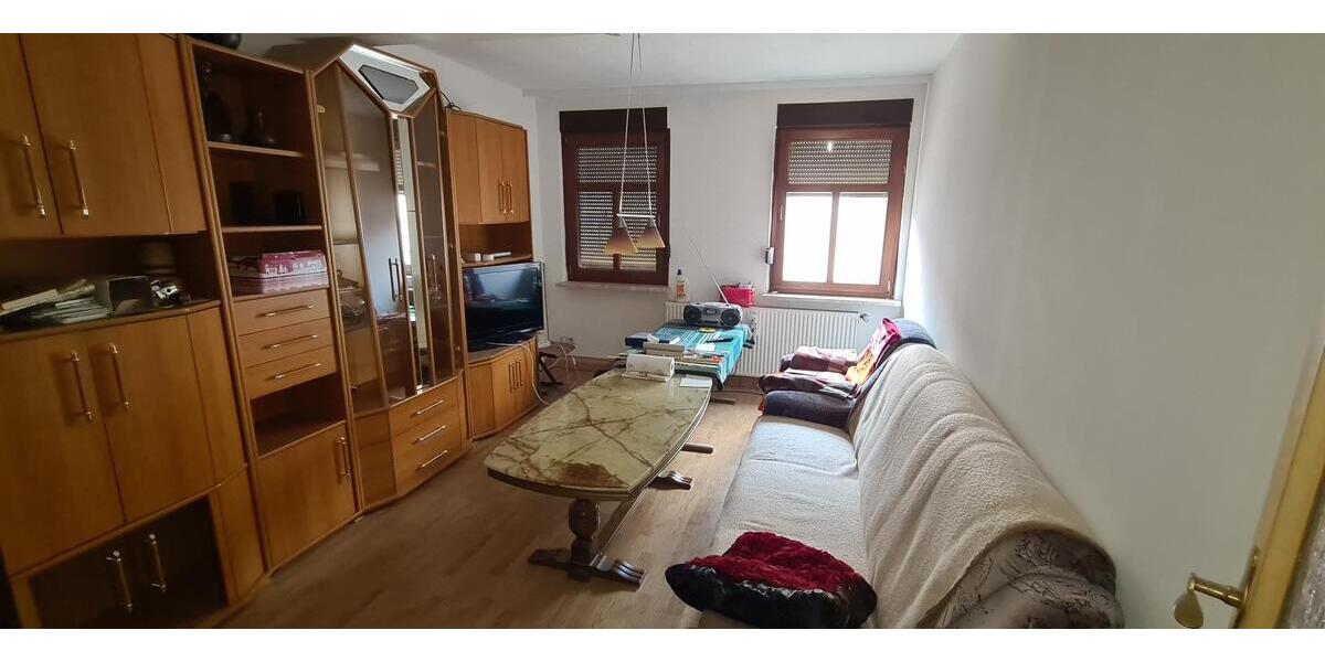 Mehrfamilienhaus mit Grundstück und Garagen , teilw. freiwerdend - Mehrfamilienhaus, Wohnhaus Kahla | Angebot:25722263