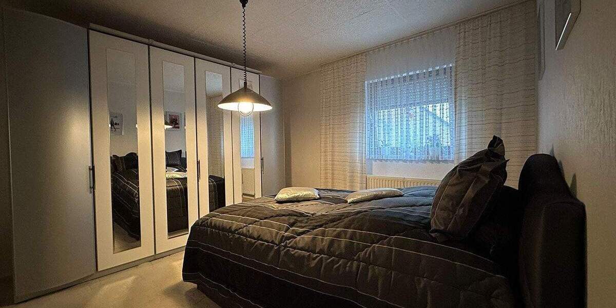 Gepflegtes Reihenmittelhaus mit 2 Wohneinheiten 6 zimmer