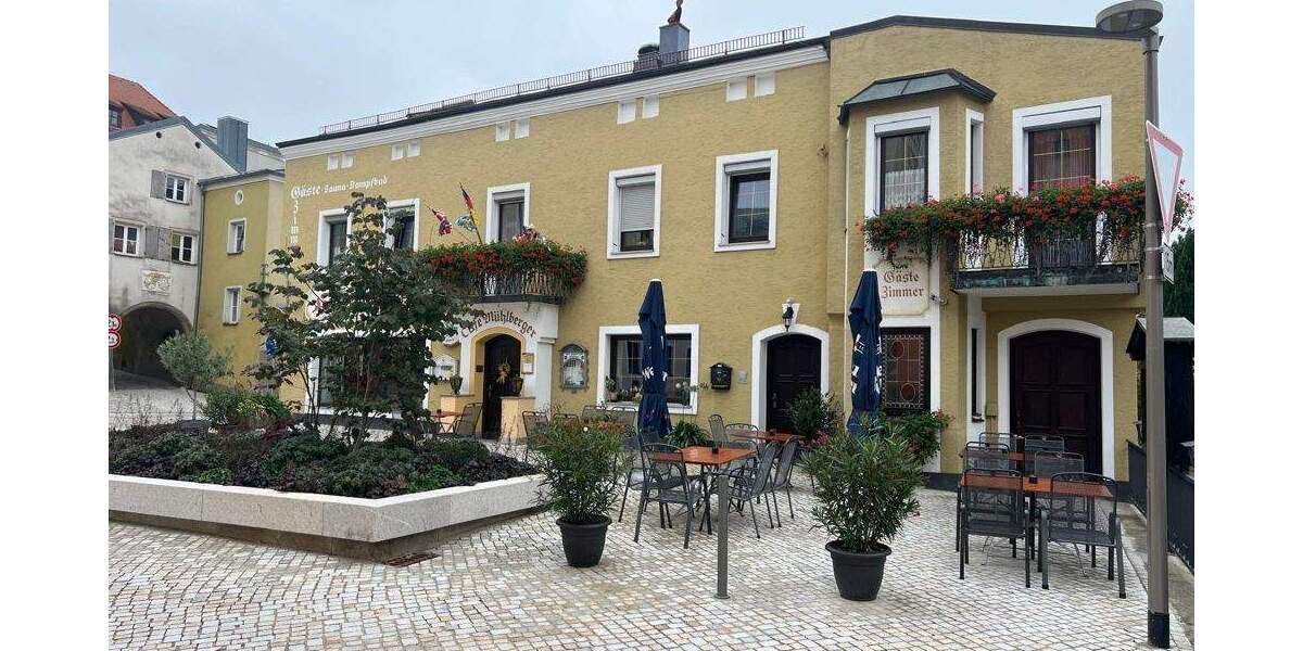 Hotel-Gasthof-Cafe, bestens eingeführt in zentraler Lage zimmer