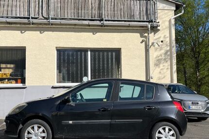 Renault Clio 158.000 km 2.450 &euro; Taunusstein 65232