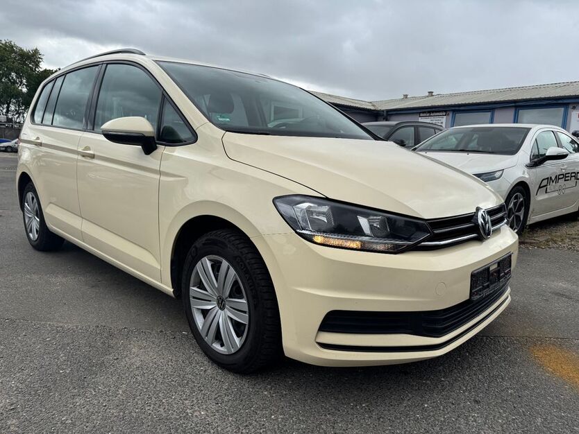 VW Touran 274.876 km 11.500 € Hamburg 20539