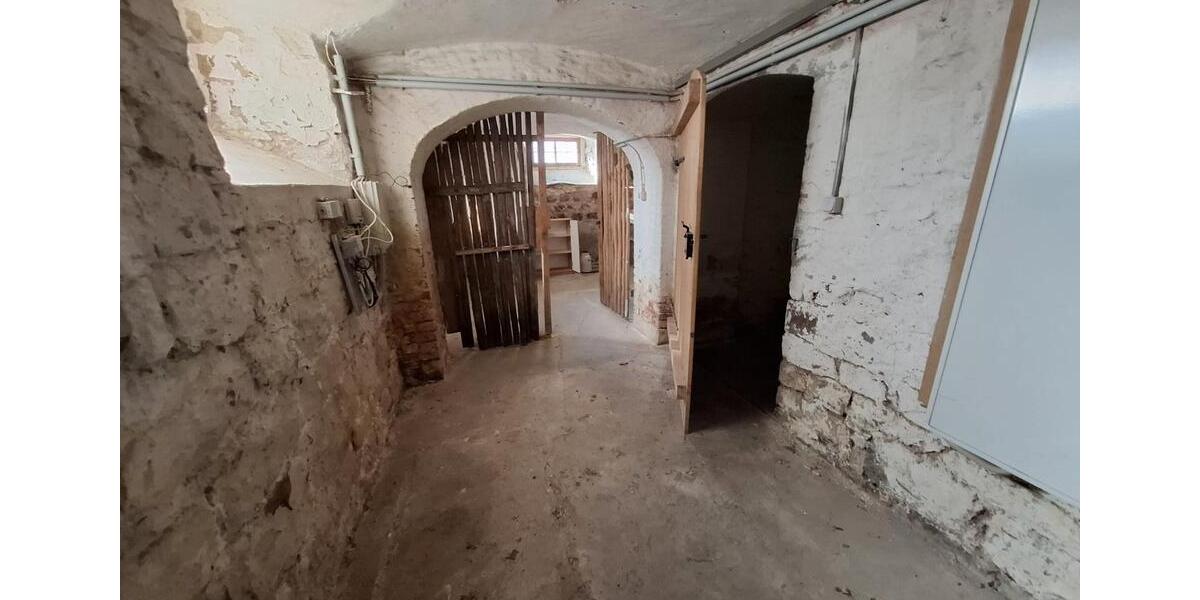 Einfamilienhaus Aerzen - 10 Zimmer, 262 m&sup2;, 350.000&euro; | Angebot:25994333