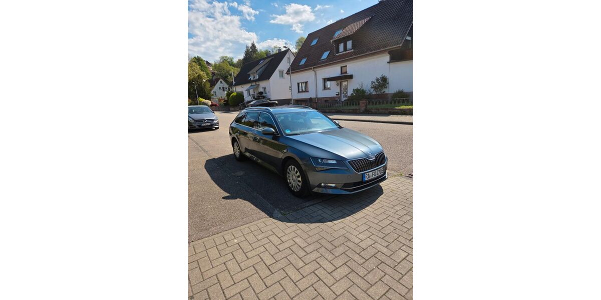 Skoda Superb 167.600 km 17.500 &euro; Gernsbach 76593