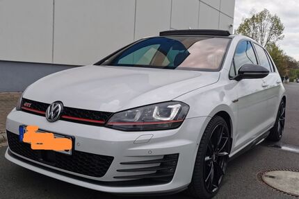 VW Golf 139.000 km 15.700 &euro; Arnsberg 59759