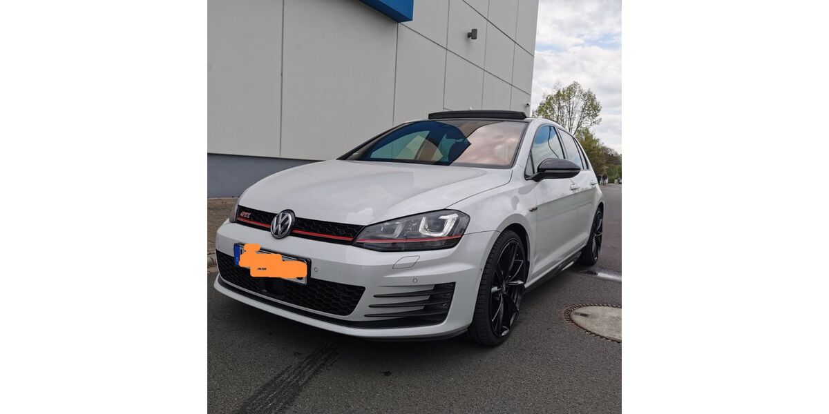 VW Golf 139.000 km 15.700 &euro; Arnsberg 59759