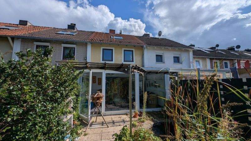 Reihenmittelhaus mit Wintergarten und Stellplatz auf Eigenland, 23569 Lübeck 3 zimmer