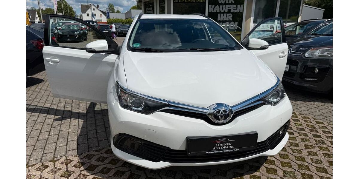 Toyota Auris 139.298 km 8.890 &euro; Löhne 32584
