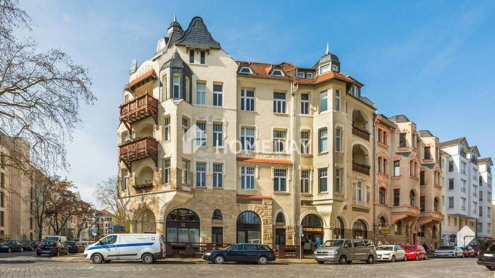 Frisch renoviert & bezugsfrei: 3,5-Zimmer-Wohnung mit Loggia & Aufzug im Jugendstilhaus
