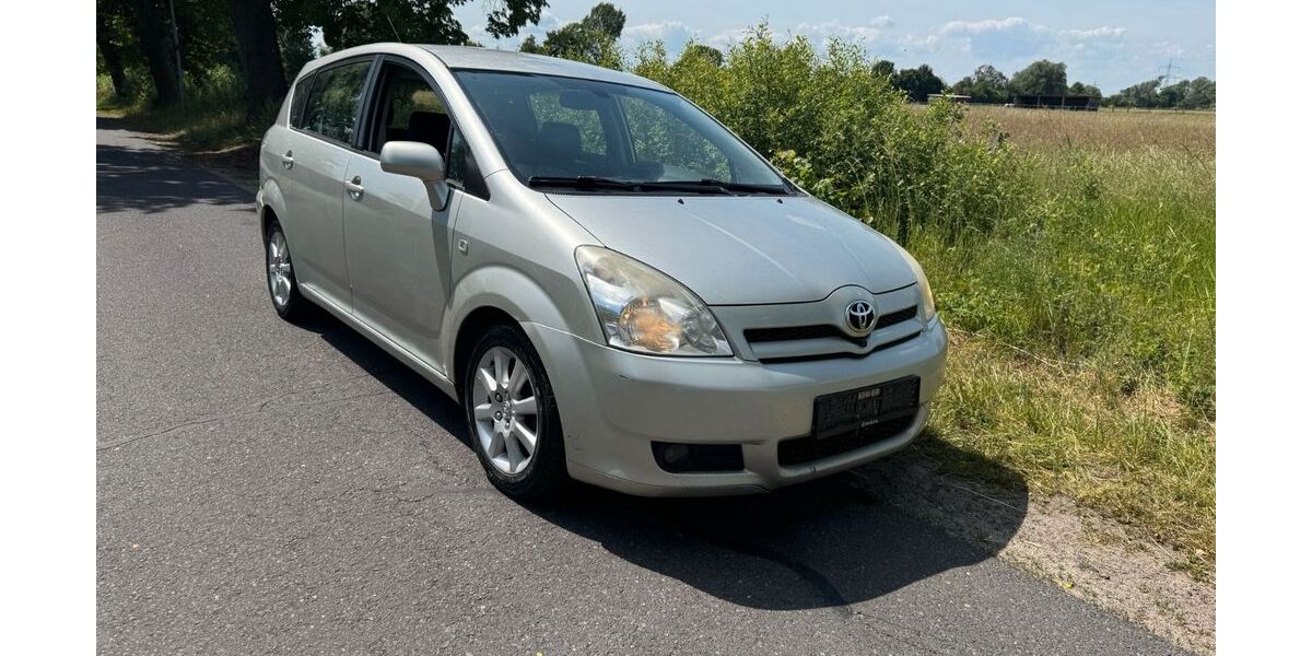 Toyota Corolla Verso 124.665 km 3.300 &euro; Berlin 13629