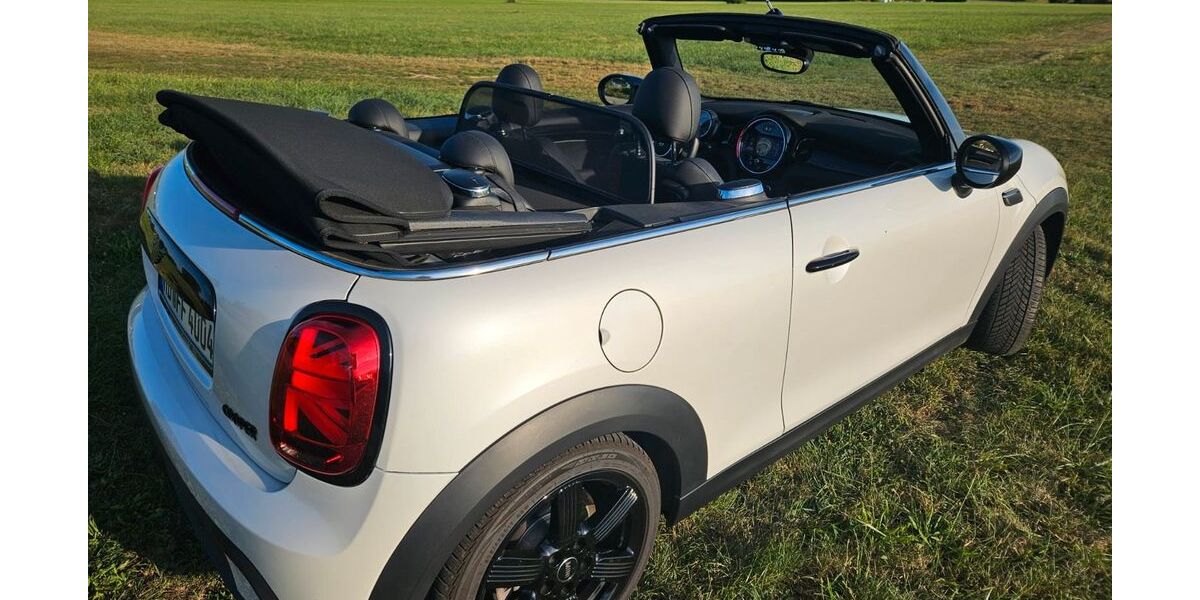 Mini Cooper Cabrio 24.000 km 28.300 &euro; Schönermark 16845