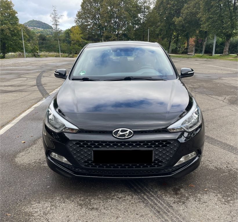 Hyundai i20 75.200 km 8.700 € Ottenbach 73113