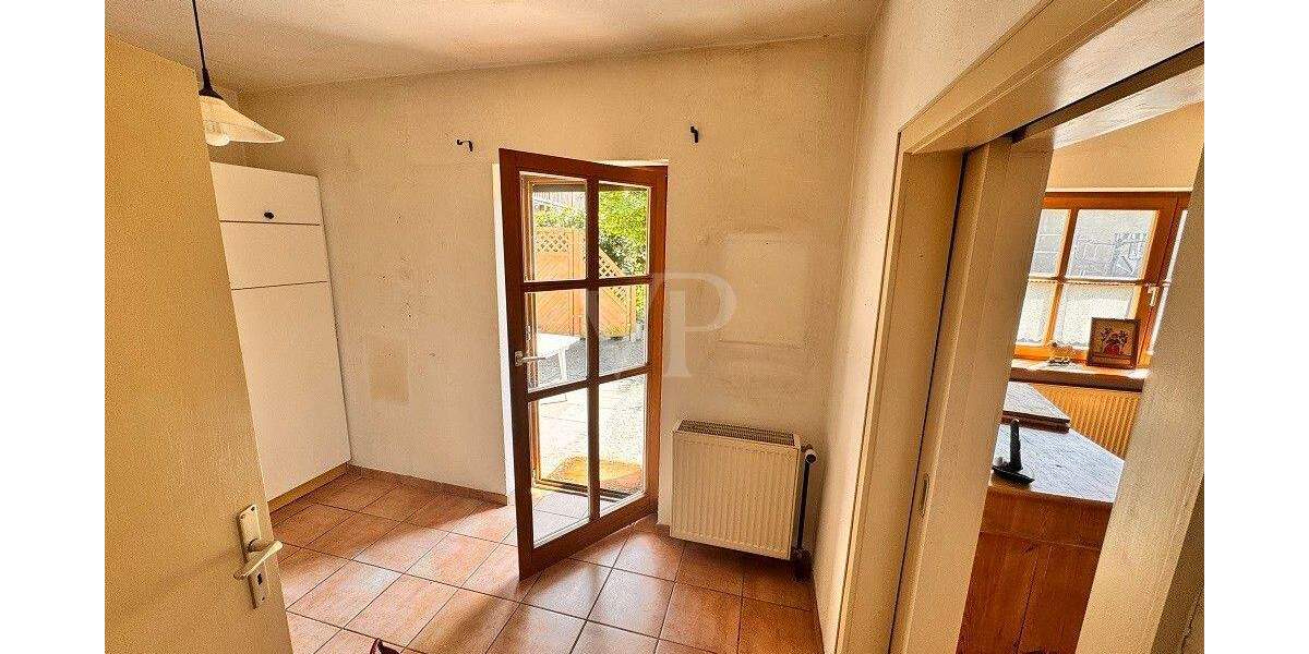 Etagenwohnung Deggendorf - 5 Zimmer, 100 m&sup2;, 239.000&euro; | Angebot:25693671