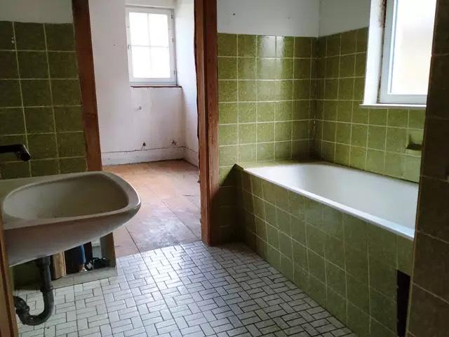 Einfamilienhaus Weikersheim - 16 Zimmer, 348 m&sup2;, 195.000&euro; | Angebot:26652456