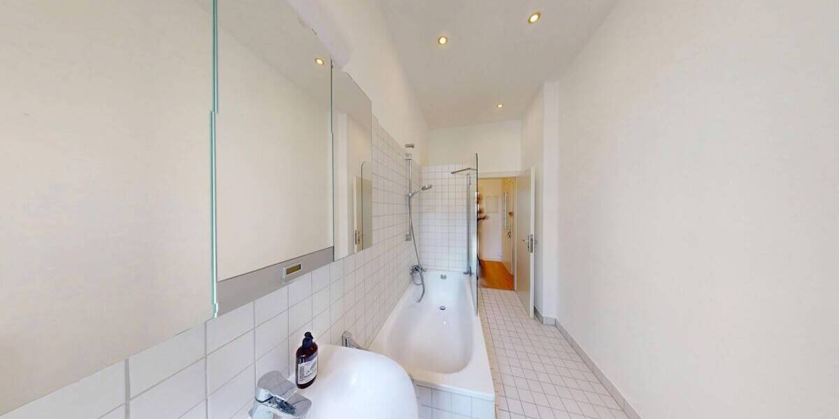 Etagenwohnung Düsseldorf Friedrichstadt - 2 Zimmer, 81 m&sup2;, 1.100&euro; | Angebot:26379723