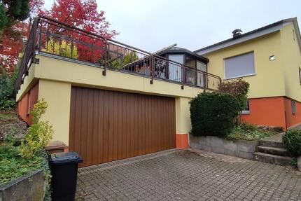 Freistehendes Einfamilienhaus auf großzügigem Grundstück 4 zimmer