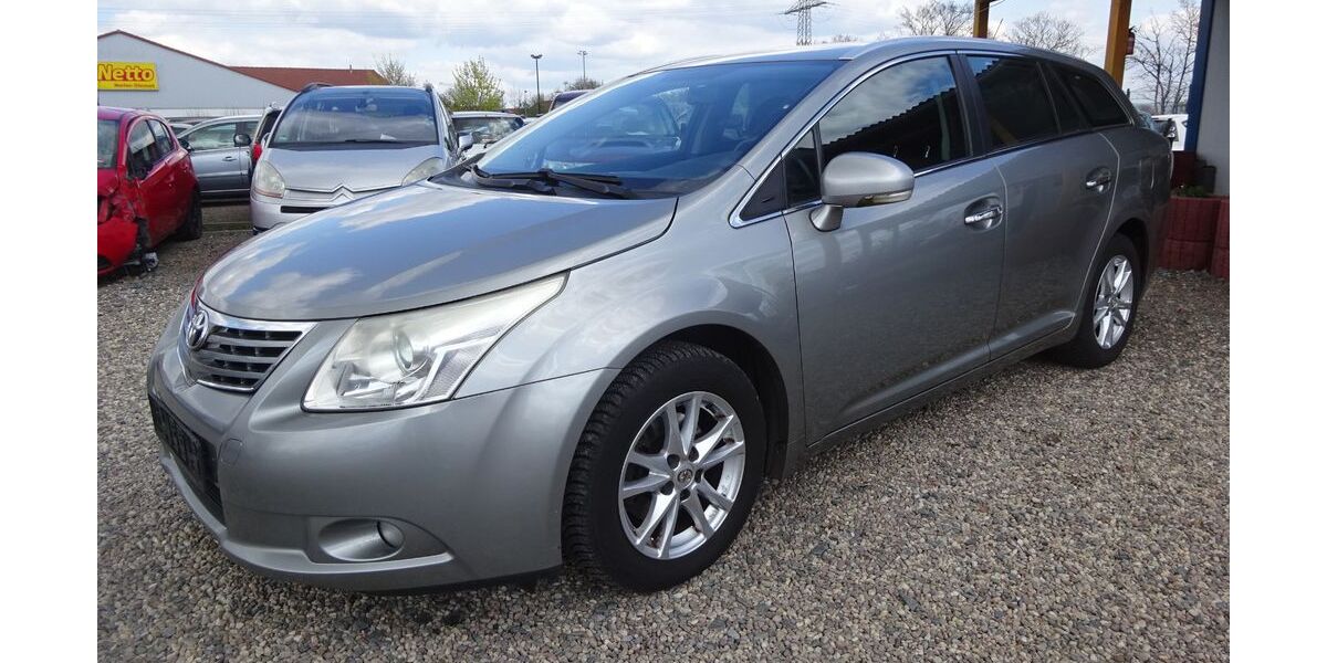 Toyota Avensis 179.765 km 4.900 &euro; Dresden 01219