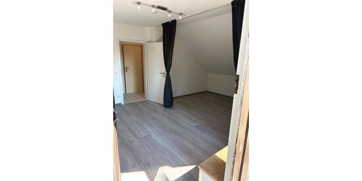 Dachgeschoßwohnung Siegen Dillnhütten - 1 Zimmer, 31 m&sup2;, 83.500&euro; | Angebot:27219066