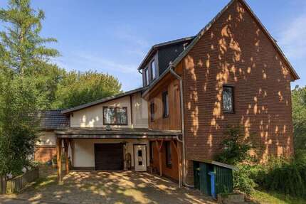 Haus Osterode am Harz - 11 Zimmer, 235 m&sup2;, 185.000&euro; | Angebot:25549202