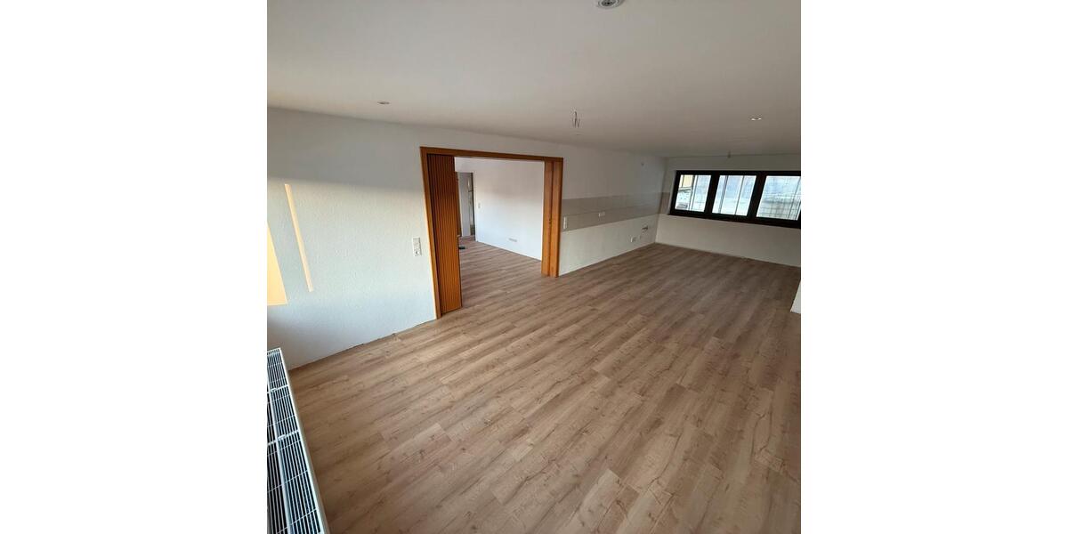 Erstbezug nach Kernsanierung: 4-Zimmer Ergeschosswohnung 4 zimmer