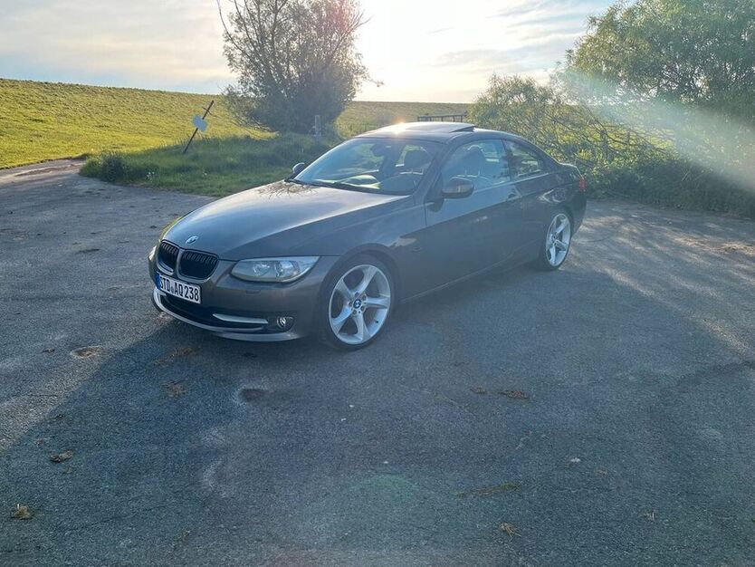 320