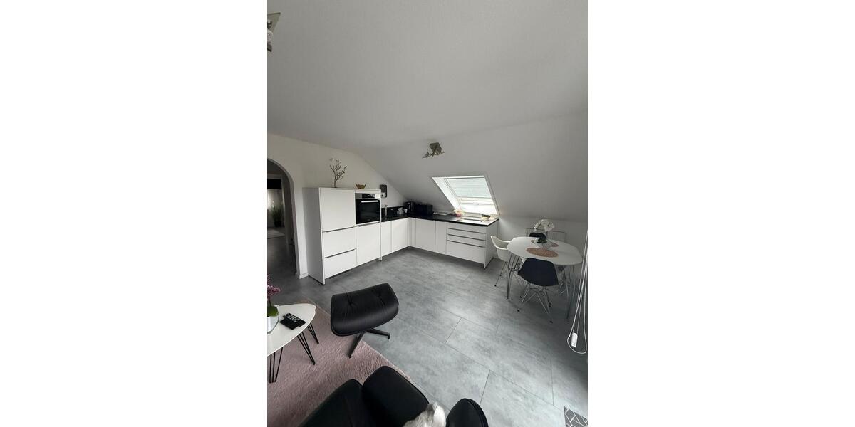 Dachgeschoßwohnung Stuttgart Mühlhausen - 2 Zimmer, 44 m&sup2;, 270.000&euro; | Angebot:26704900