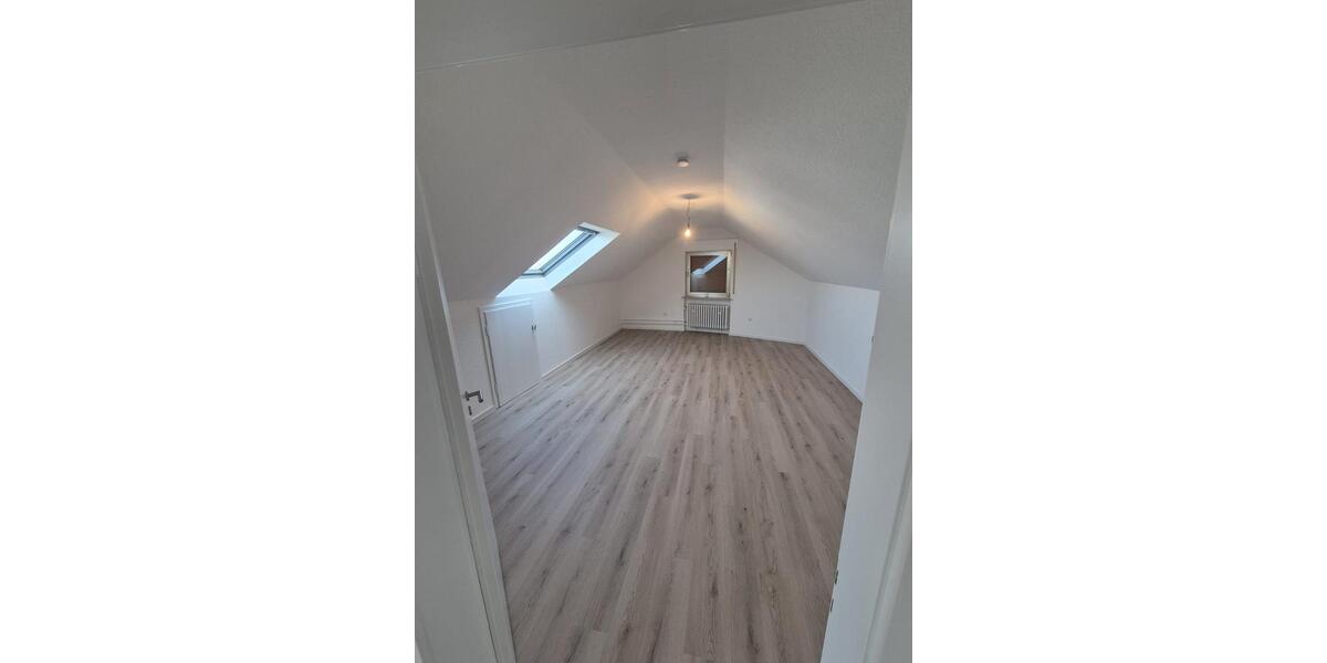 Einfamilienhaus Budenheim - 6 Zimmer, 240 m&sup2;, 1.980&euro; | Angebot:26335694