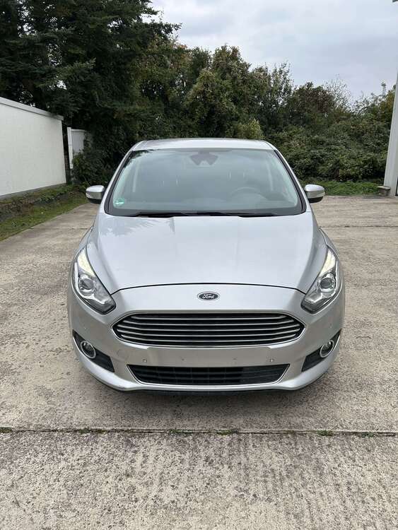 Ford S-Max 196.533 km 8.900 € düren 52341
