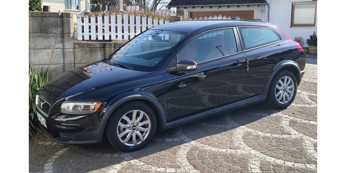 Volvo C30 145.000 km 3.975 &euro; Beselich 65614