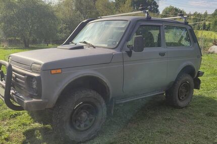 Lada Niva 77.800 km 7.499 &euro; Cadolzburg 90556