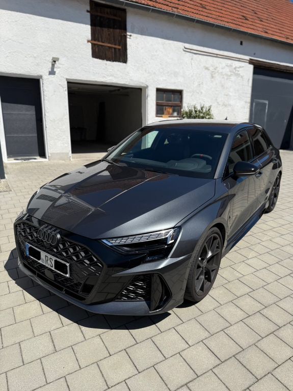 Audi RS3 3.500 km 61.900 € Vohburg 85088