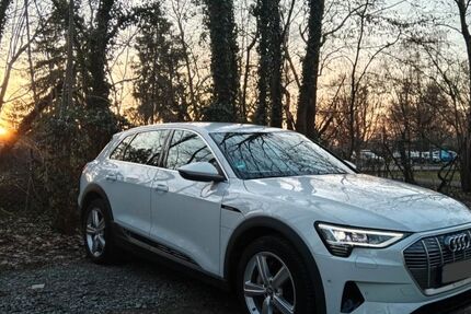 Audi e-tron 43.000 km 26.900 &euro; Frankfurt am Main 60596