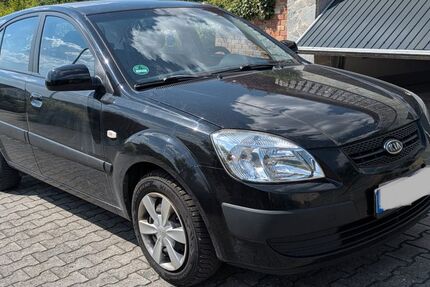 Kia Rio 113.600 km 2.800 &euro; Paulsdorf-Freudenberg 92272