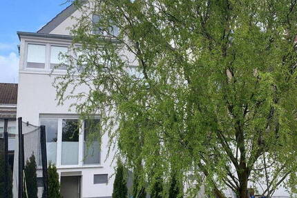 Haus Düsseldorf Mörsenbroich - 8 Zimmer, 215 m&sup2;, 945.000&euro; | Angebot:25969725