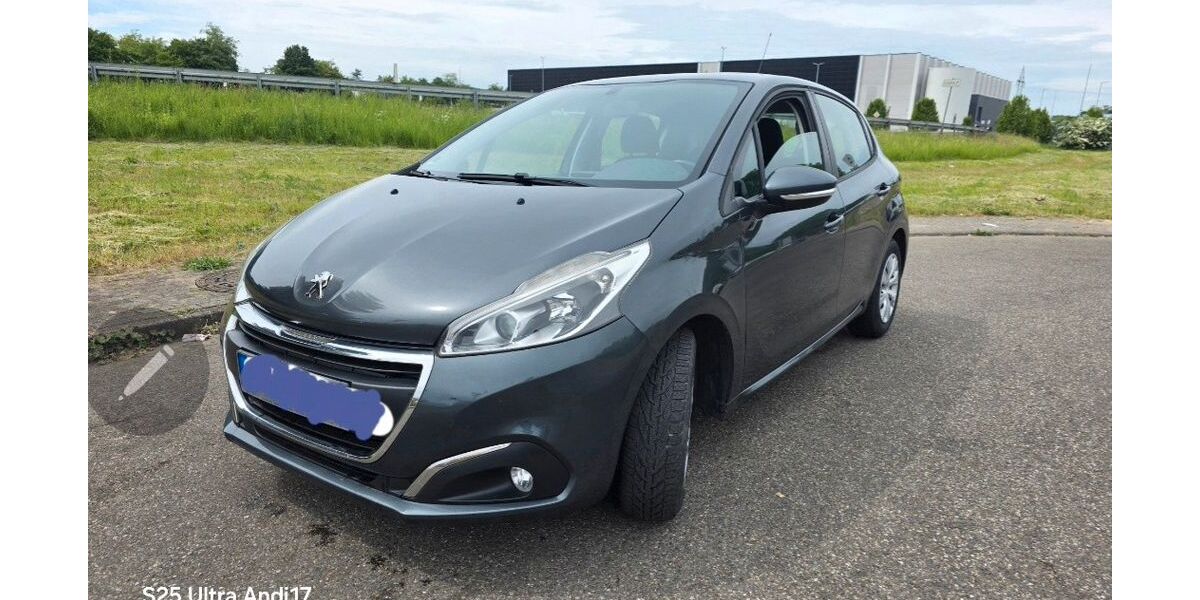 Peugeot 208 199.457 km 2.900 &euro; Offenburg 77656