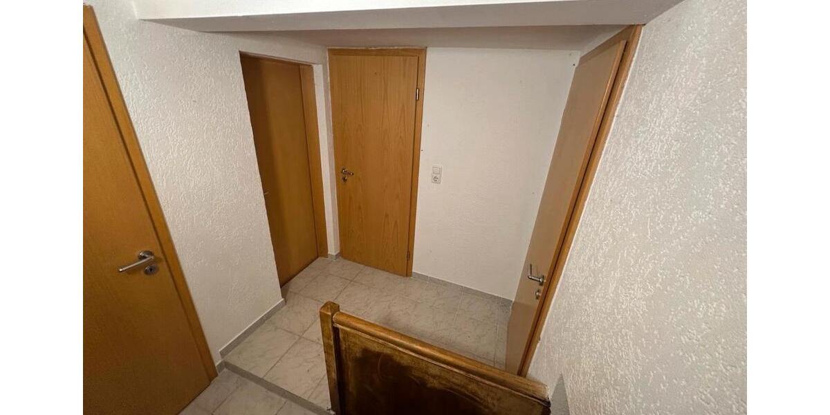 Doppelhaushälfte - 8 Zimmer, 110 m&sup2;, 97.999&euro; | Angebot:27002053