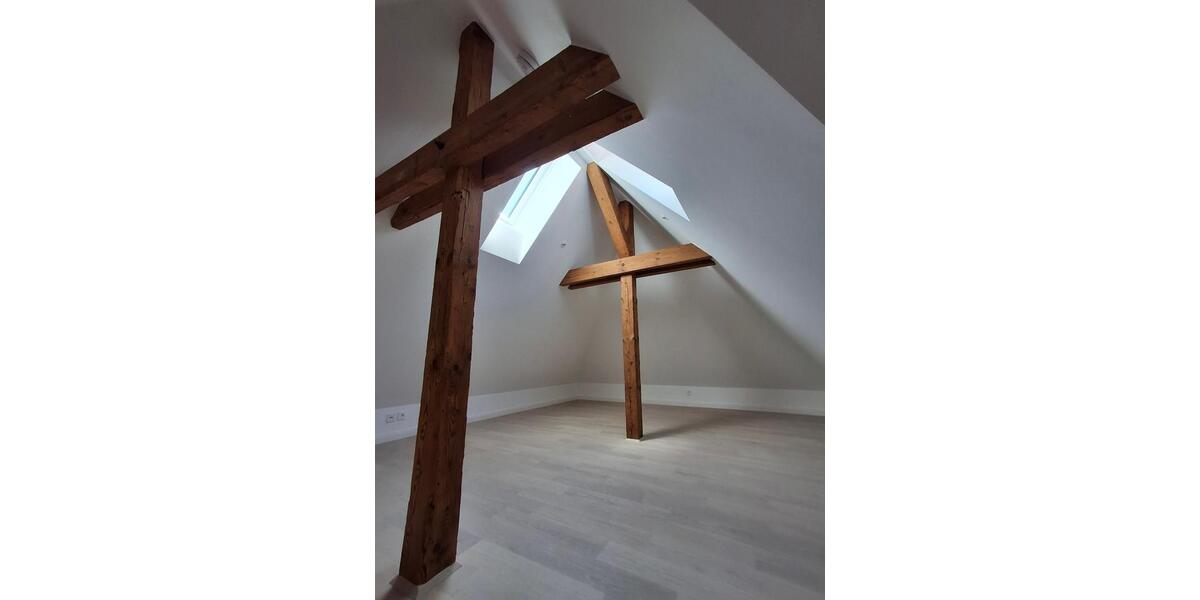 Dachgeschoßwohnung Marburg - 3 Zimmer, 119 m&sup2;, 2.450&euro; | Angebot:25880812