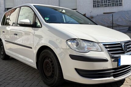 VW Touran 142.801 km 5.750 &euro; Weisenheim am Berg 67273