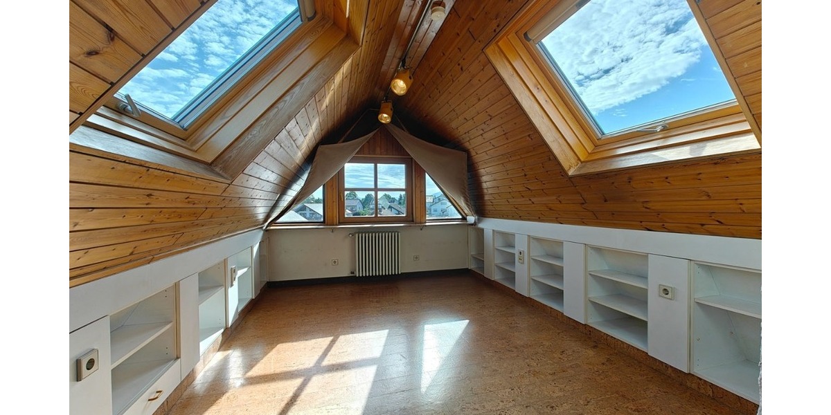 928 m² Grundstück, Charmantes Fachwerkhaus mit Ausbaureserve - Wohnen & Arbeiten unter einem Dach - Bauernhaus, Landhaus Reutlingen Rommelsbach | Angebot:24690906