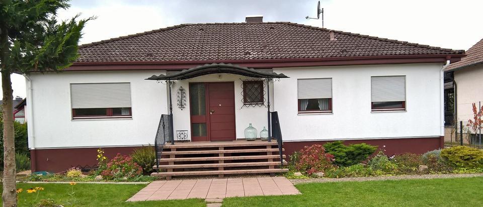 Gepflegter Bungalow Einfamilienhaus Haus in Babenhausen Ost zimmer