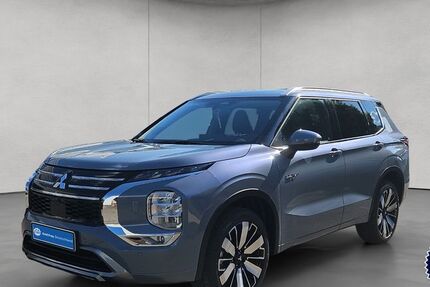 Mitsubishi Plug-in Hybrid Outlander 11.500 km 52.888 € Göppingen 73035