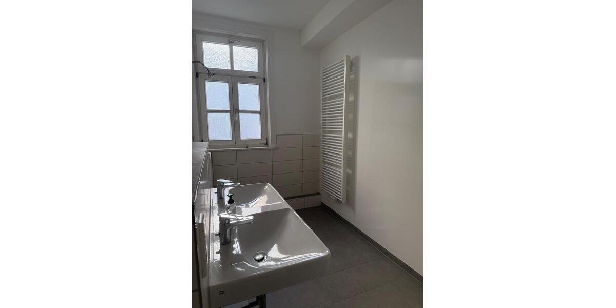 Etagenwohnung Erfurt - 5 Zimmer, 140 m&sup2;, 1.950&euro; | Angebot:26039468