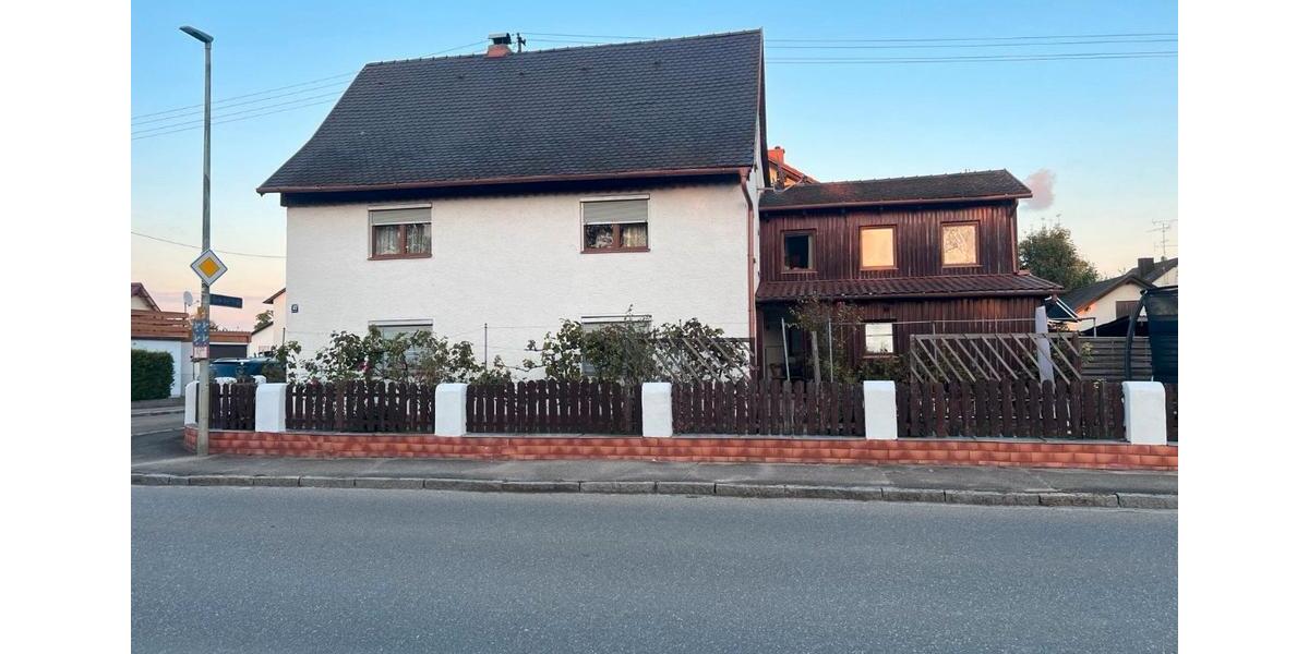 Mehrfamilienhaus mit 3 Wohnungen freistehend 7 zimmer