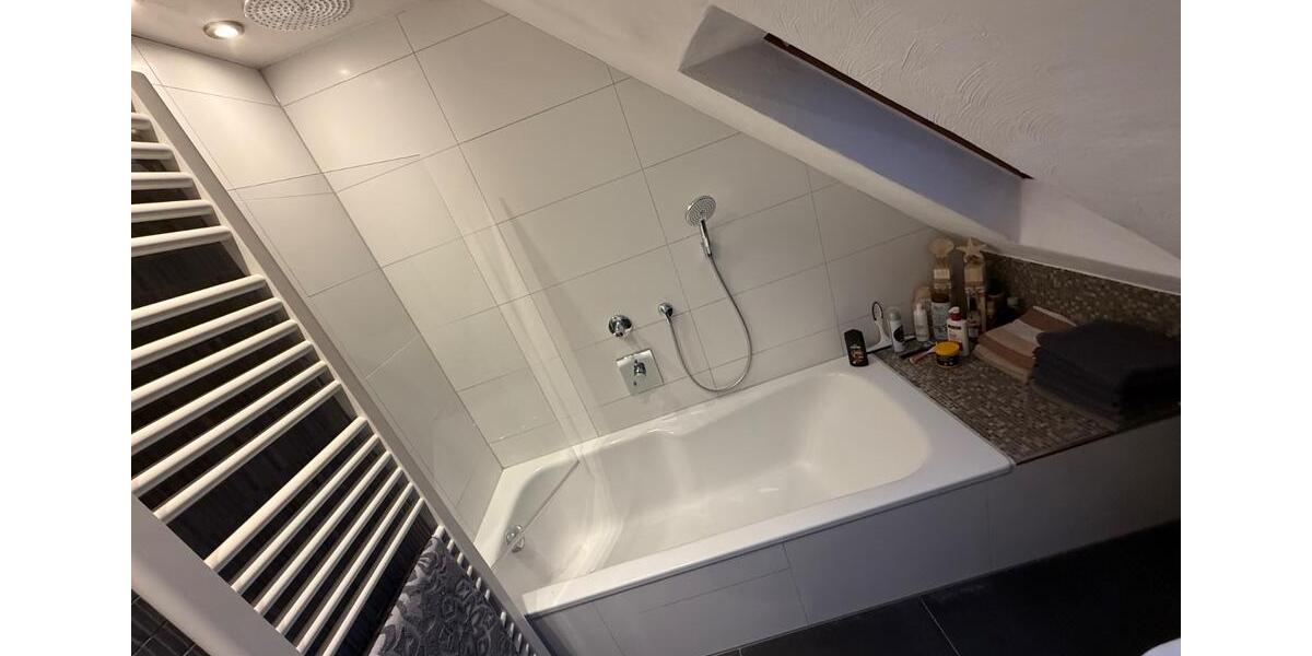 Dachgeschoßwohnung Duisburg Duisburg-Mitte - 4 Zimmer, 70 m&sup2;, 209.000&euro; | Angebot:24310220