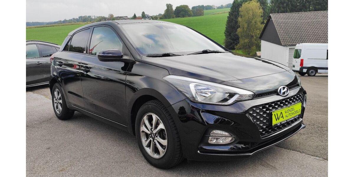 Hyundai i20 93.013 km 10.995 &euro; Halver 58553