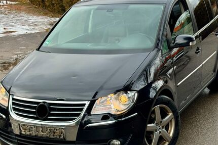 VW Touran 269.000 km 2.490 &euro; München 81827