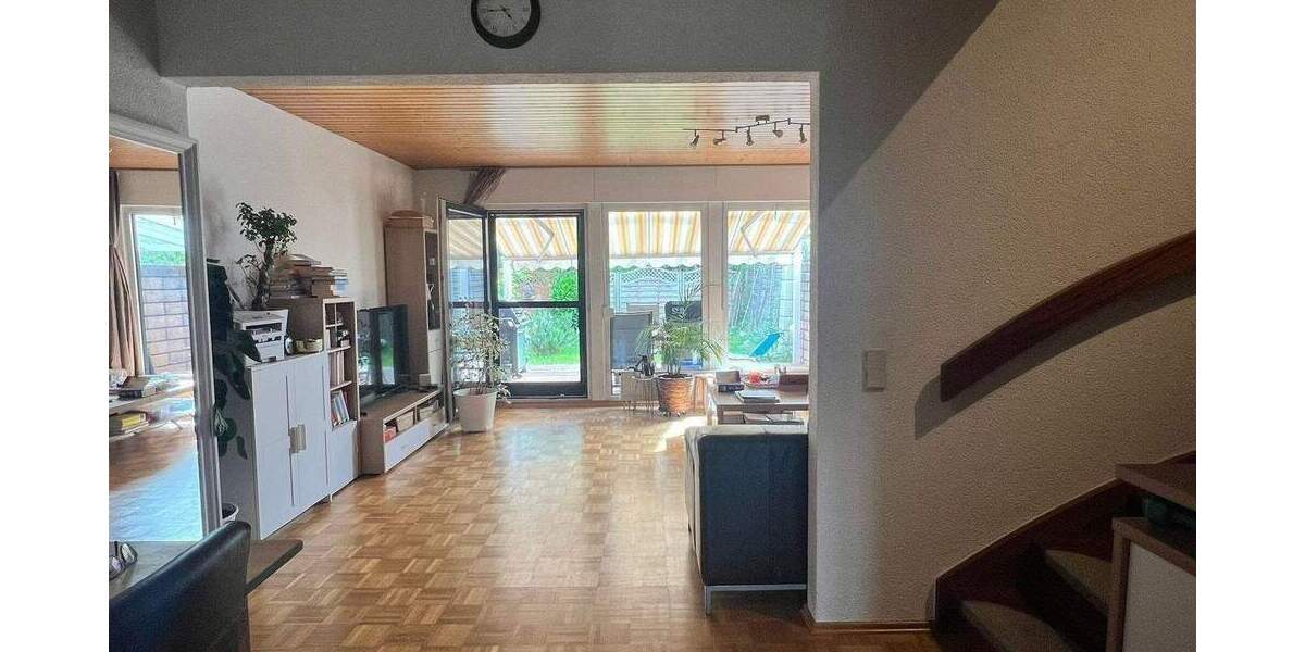 Familienfreundliches Reihenhaus mit Gartenidylle in Freiburg-Haslach 5 zimmer