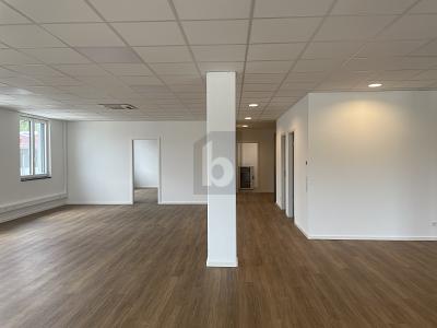 ERSTBEZUG & TOP LAGE IM GEWERBEGEBIET