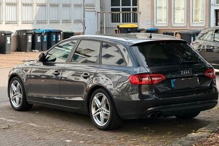 Audi A4 217.000 km 9.100 &euro; Daun 54550